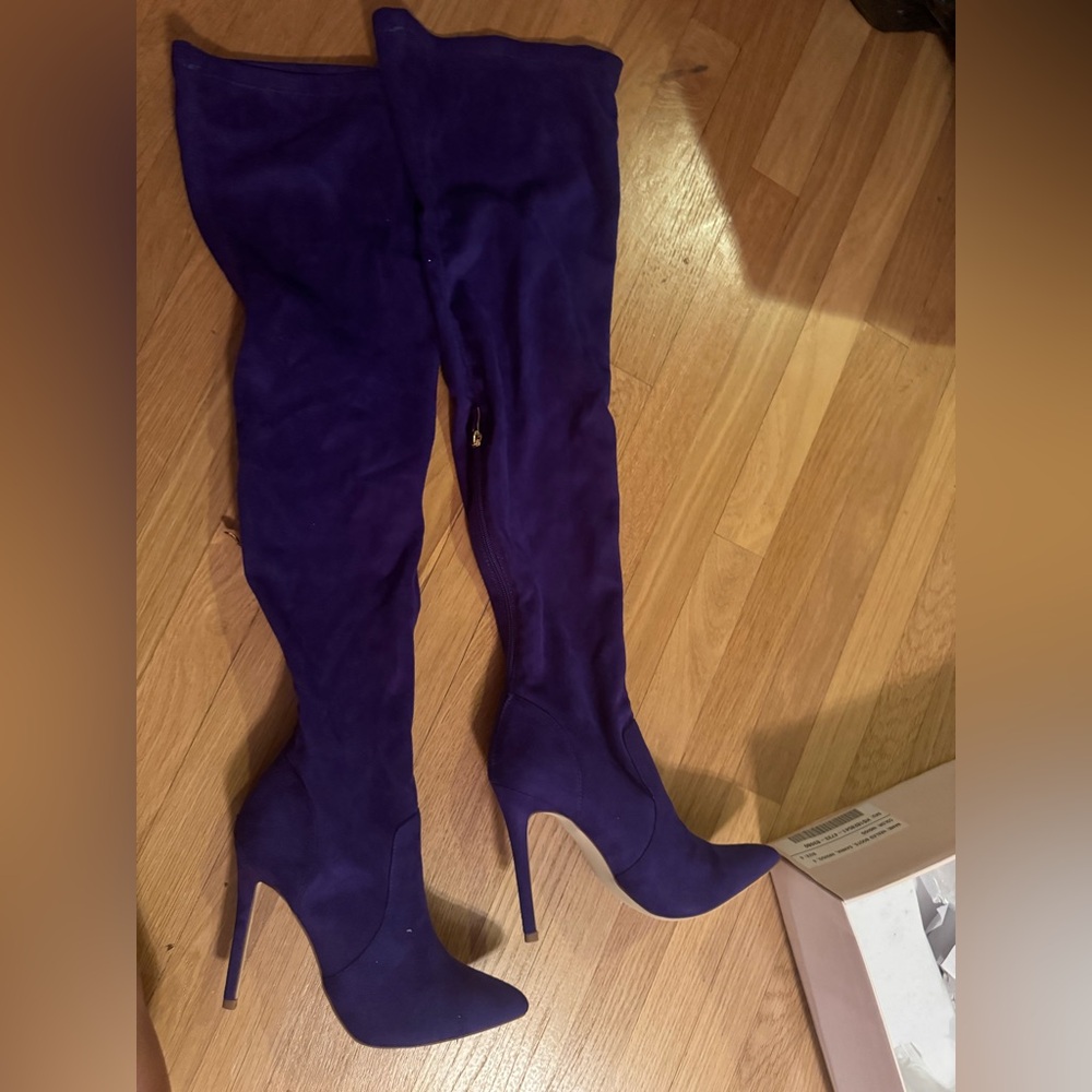 Royal suede purple boots